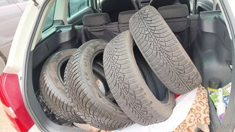 Predám zimné pneumatiky Goodyear Ultragrip 9 - 7