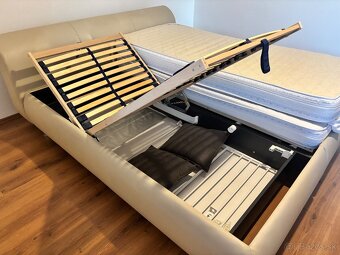 Manželská posteľ - 7