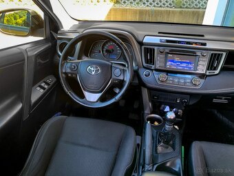 Toyota RAV4 2,2 D-4D 110kW 4WD (ťažné, park.kamera, keyless) - 7