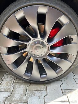 Predám TESLA 3 PERFORMANCE - 7