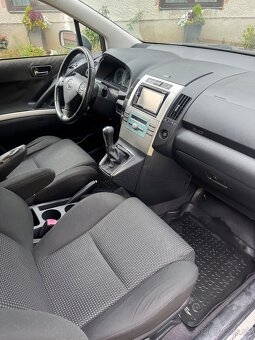 Toyota Corolla Verso 130KW 7Miestna - 7