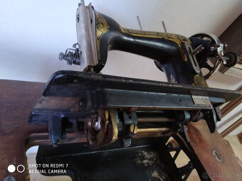 ŠIJACÍ STROJ MINERVA - 7