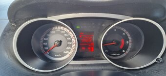 Citroen c-crosser 2.2 HDi 115kW 2009 - 7