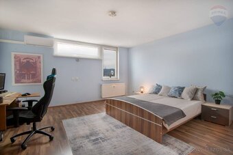 PREDAJ: veľký 3 izbový byt, staršia Novostavba, Nová Rožňavs - 7