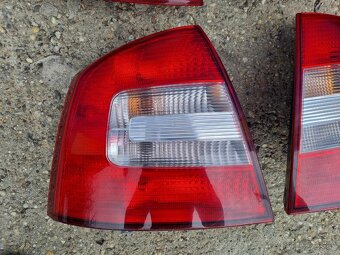 PREDAM ZADNE SVETLA SKODA OCTAVIA 2 sedan aj combi - 7
