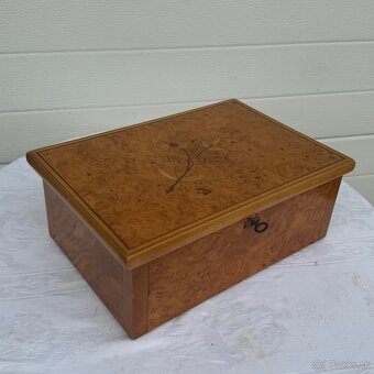 Starožitná velká šperkovnice – truhla s klíčkem - 7
