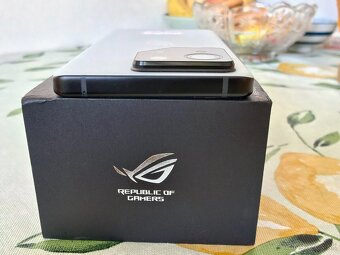 Asus rog phone 9 , 12/512 gb 680€ - 7