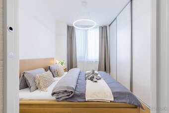 PONUKA: veľký, moderný 3-izbový byt pri Kuchajde. - 7