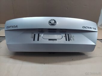 dvere kufra Octavia 3 - LA7W 8E8E - 7