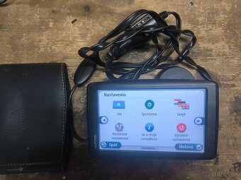 Predam navigaciu Tomtom - 7