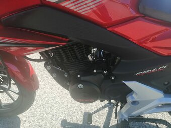 Honda CB 125F - 7