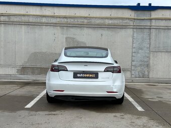 Tesla Model 3 - 7