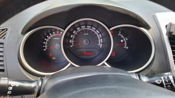 Predám auto Kia Venga - 7