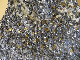Mineral (galenit, chalkopyrit, sfalerit, kremeň) (Hodruša) - 7
