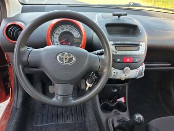 Toyota aygo 1.0 vvti rok 2009 oranžová metalíza 5 dverova - 7