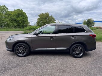 Mitsubishi Outlander 2.2 DI-D 4x4 Automat. 7 miestne. - 7