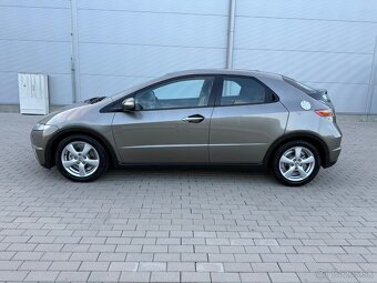 Honda Civic 1.8 Benzín Automat - 7