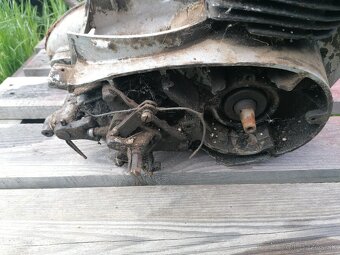 Motor na Jawa 250 perák - 7