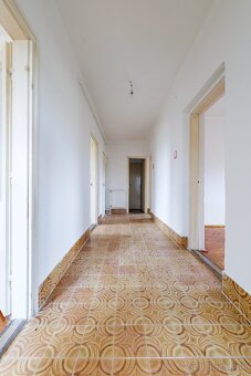 PRIESTRANNÝ RD, 2 vstupy, 2 GARÁŽE v MÉRA - 40 km od KE - 7