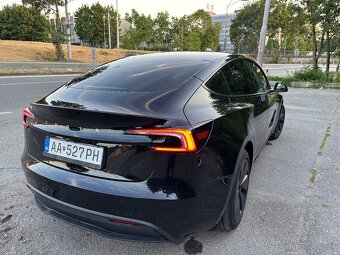 Tesla 3 Highland - 7
