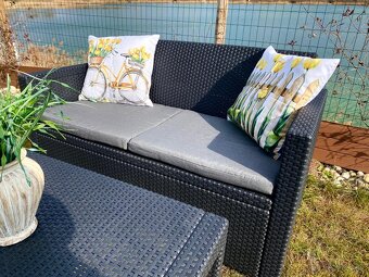 Útulná sedacia súprava – ratanový vzhľad, super cena - 7