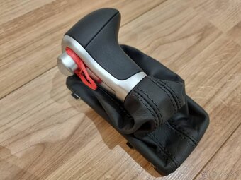 KOZENA RADIACA PAKA AUDI VOLIC AUTOMATU - 7