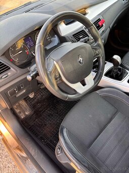 Renault Laguna 3 2.0 dci 110kW r.v. 2009 - 7