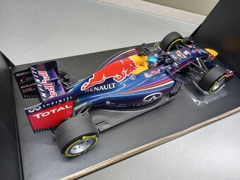 F1 INFINITI RED BULL RB10 2013 VETTEL MINICHAMPS 1:18 - 7
