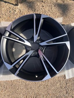Predám disky originál Audi A5/S5 R20 8W0071490A - 7