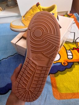 Air jordan travis scott canary w - 7