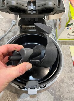 Tefal FZ 706017 ActiFry teplovzdušná fritéza - 7