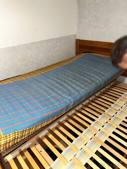 Masívna posteľ - 7