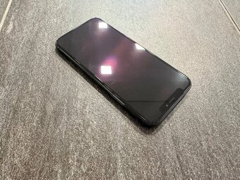 Apple iPhone X 64 GB v čiernej farbe Space Gray - 7
