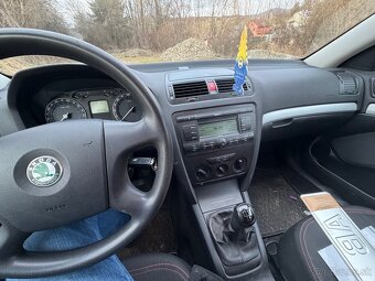 Predam Škoda Octavia 1.6 benzin - 7