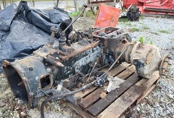 Rozpredam traktor zetor 7745 na Nahradne diely - 7