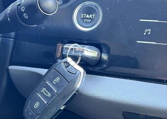 Citroën C4 Picasso 1.2i KLIMA TEMPOMAT ALU benzín manuál - 7