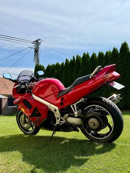 HONDA VFR 750f RC36 motor V4 1996 - 7