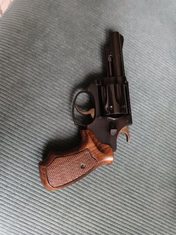 Revolver Astra 680 - 7