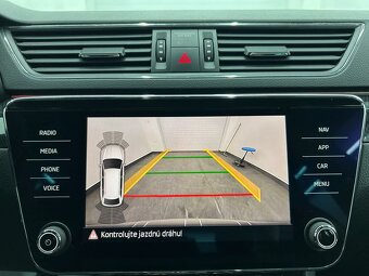 Superb Combi 2,0 TDI Sportline 110kW Top stav - 7