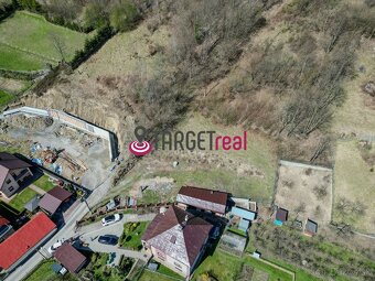 Exkluzívne: Slnečný pozemok v centre Oščadnice – ideálny na - 7