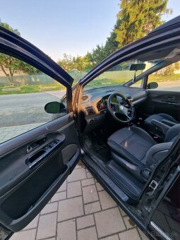 Vw sharan 1.9 tdi 85kw 7 miestni - 7