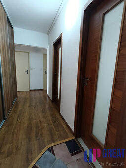 Pekný výhľad na Košice z 3 izbového bytu Košice-Ťahanovce - 7