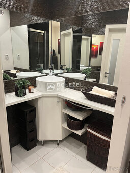 Na predaj kompletne zariadený 2-izbový tehlový byt v obľúben - 7