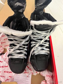 CCM TACKS AS- 580 VEĽKOSŤ 38 SUPER STAV - 7