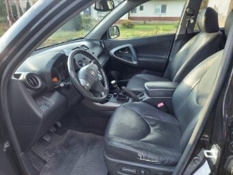 Toyota RAV4 2.2 - 7