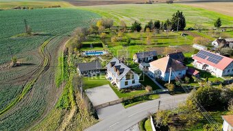 Pozemok s rodinným domom a hospodárskou budovou, 1648 m2... - 7