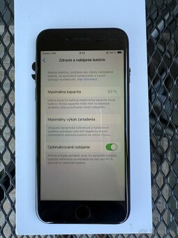 iPhone SE 2020 - 64 GB - 7