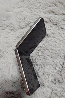 Samsung galaxy FLIP 5 - 7