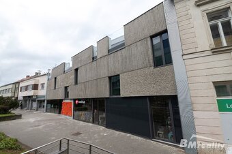 Na prenájom krásny kancelársky priestor v nákupnom centre Le - 7