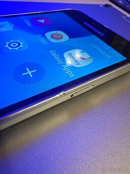 Samsung Galaxy J3 (2016) 8 GB - 7
